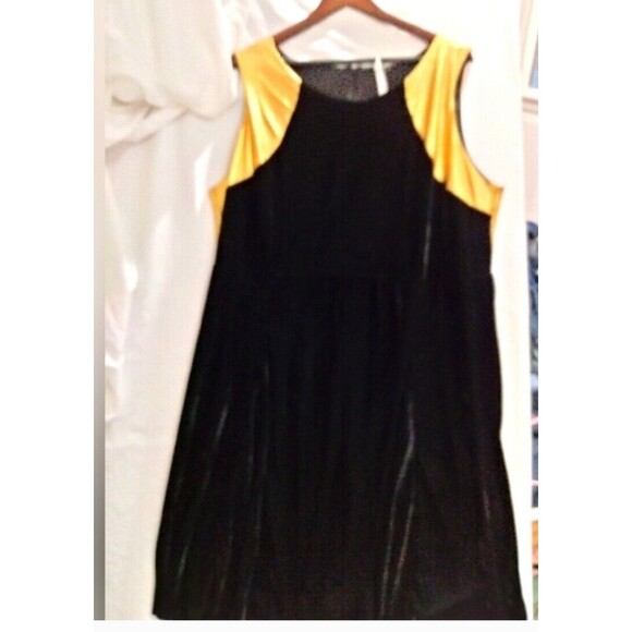 NY Collection Plus Size Black Velour Sleeveless With Gold Sequins 2X - Picture 1 of 4